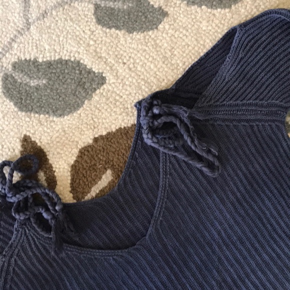 Vintage Look, Shoulder Cut out Sweater - Picture 2 of 4